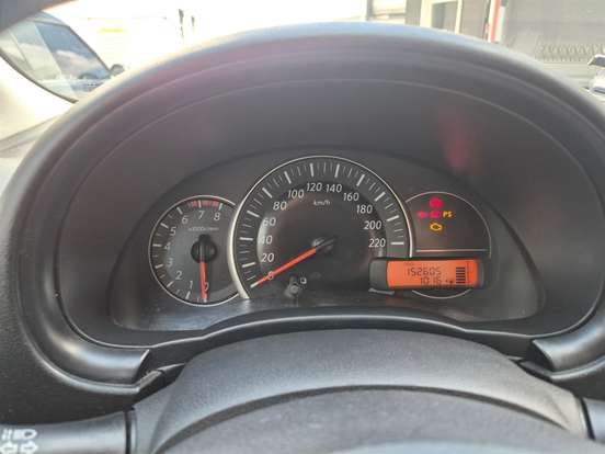 NISSAN-VERSA-2018
