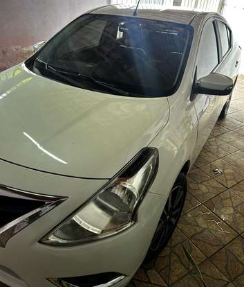 NISSAN-VERSA-2019