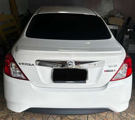 NISSAN-VERSA-2019