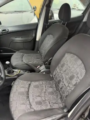 PEUGEOT-207-2009