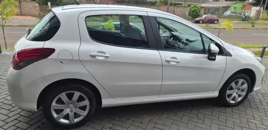 PEUGEOT-308-2018