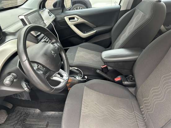 PEUGEOT-2008-2017