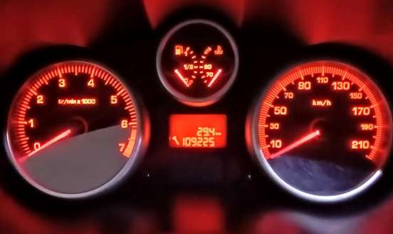 PEUGEOT-207-2010