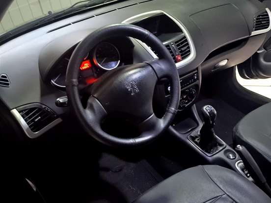PEUGEOT-207-1.4 XR 8V FLEX 4P MANUAL PEUGEOT-207-2010