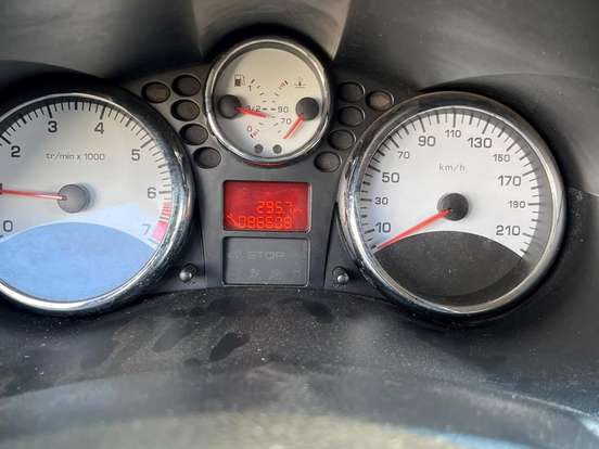 PEUGEOT-207-1.4 XR 8V FLEX 4P MANUAL PEUGEOT-207-2011