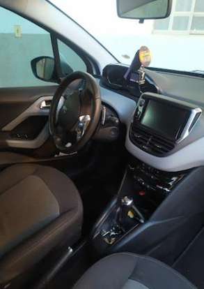 PEUGEOT-208-2016