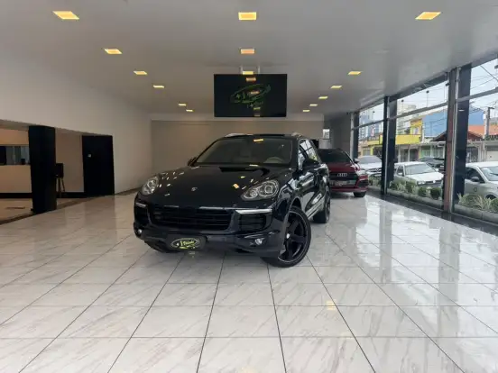 PORSCHE-CAYENNE-2015