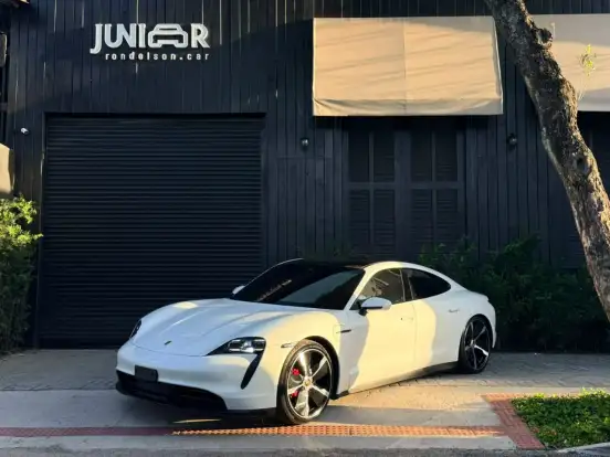 PORSCHE-TAYCAN-2021