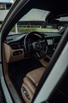 PORSCHE-MACAN-2024