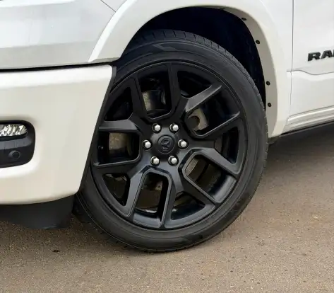 RAM-1500-3.0 HURRICANE 6 BITURBO GASOLINA LARAMIE NIGHT EDITION CD 4X4 AUTOMÁTICO RAM-1500-2025