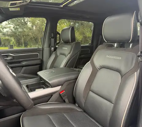 RAM-1500-3.0 HURRICANE 6 BITURBO GASOLINA LARAMIE NIGHT EDITION CD 4X4 AUTOMÁTICO RAM-1500-2025
