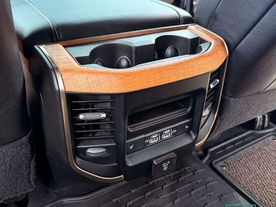RAM-3500-6.7 I6 TURBO DIESEL LIMITED LONGHORN CD 4X4 AUTOMÁTICO RAM-3500-2024