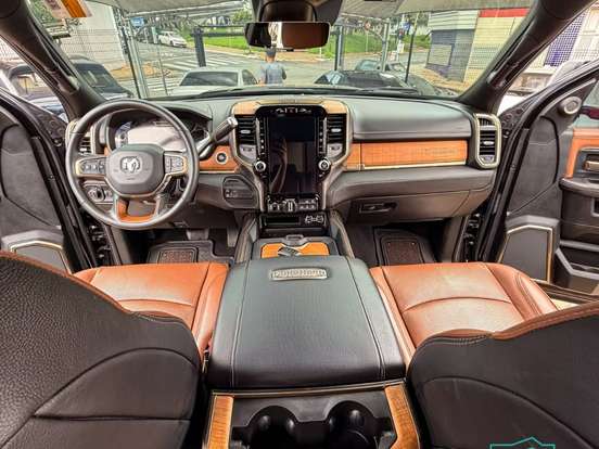RAM-3500-6.7 I6 TURBO DIESEL LIMITED LONGHORN CD 4X4 AUTOMÁTICO RAM-3500-2024