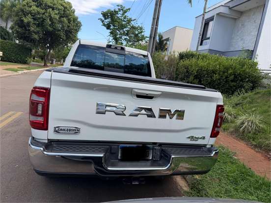 RAM-3500-6.7 I6 TURBO DIESEL LIMITED LONGHORN CD 4X4 AUTOMÁTICO RAM-3500-2024