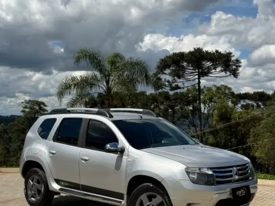 RENAULT-DUSTER-2.0 DYNAMIQUE 4X2 16V FLEX 4P AUTOMÁTICO RENAULT-DUSTER-2013