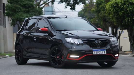 RENAULT-SANDERO-2017