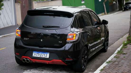 RENAULT-SANDERO-2017