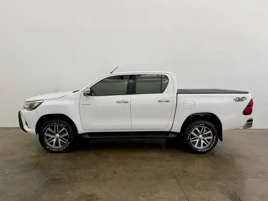 TOYOTA-HILUX-2016