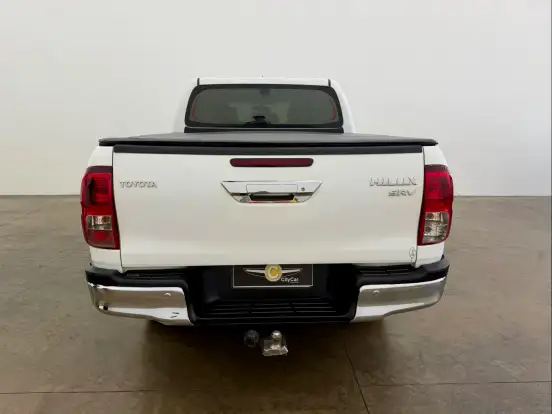 TOYOTA-HILUX-2.8 SRV 4X4 CD 16V DIESEL 4P AUTOMÁTICO TOYOTA-HILUX-2016