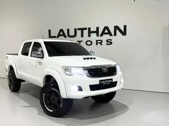 TOYOTA-HILUX-2014