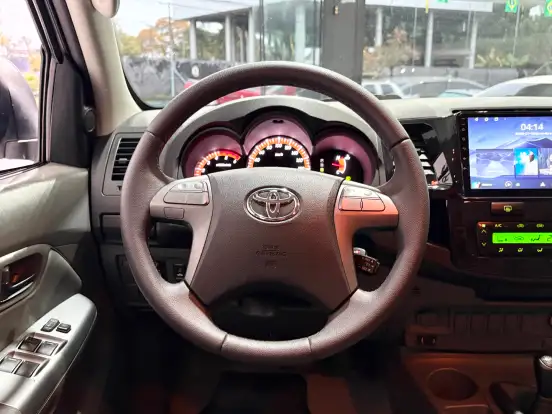 TOYOTA-HILUX-2014