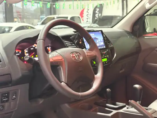TOYOTA-HILUX-2014