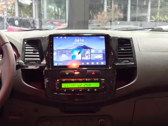 TOYOTA-HILUX-2014