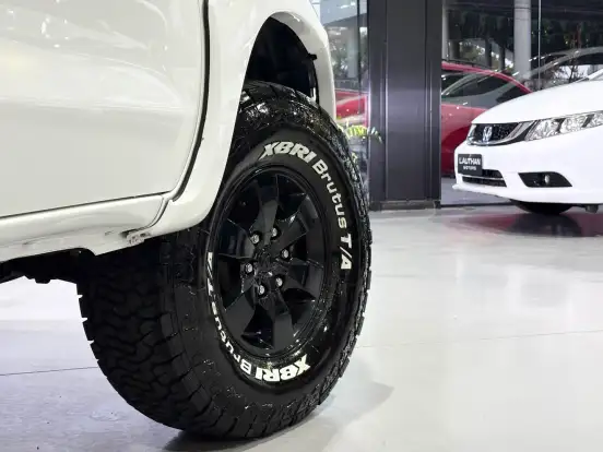 TOYOTA-HILUX-2014