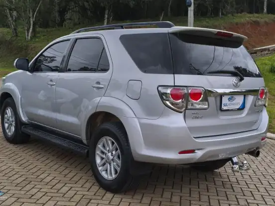 TOYOTA-HILUX SW4-3.0 SRV 4X4 16V TURBO INTERCOOLER DIESEL 4P AUTOMÁTICO TOYOTA-HILUX SW4-2014