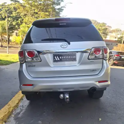 TOYOTA-HILUX SW4-3.0 SRV 4X4 16V TURBO INTERCOOLER DIESEL 4P AUTOMÁTICO TOYOTA-HILUX SW4-2012