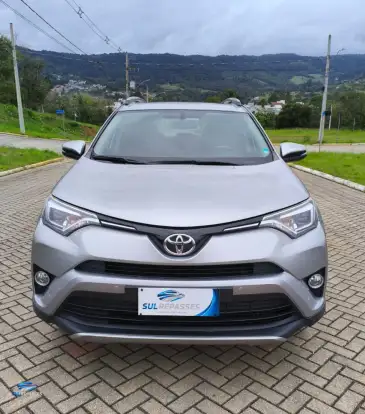 TOYOTA-RAV4-2017