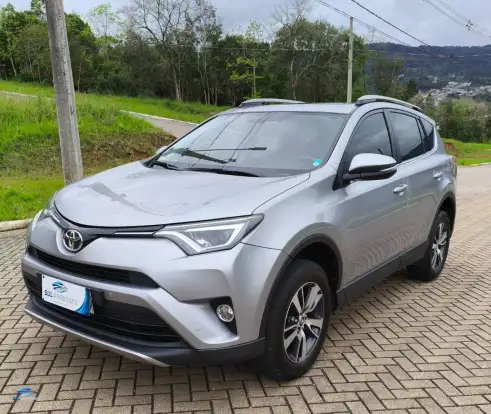 TOYOTA-RAV4-2017