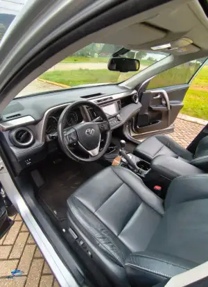 TOYOTA-RAV4-2017