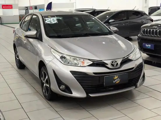 TOYOTA-YARIS-2019