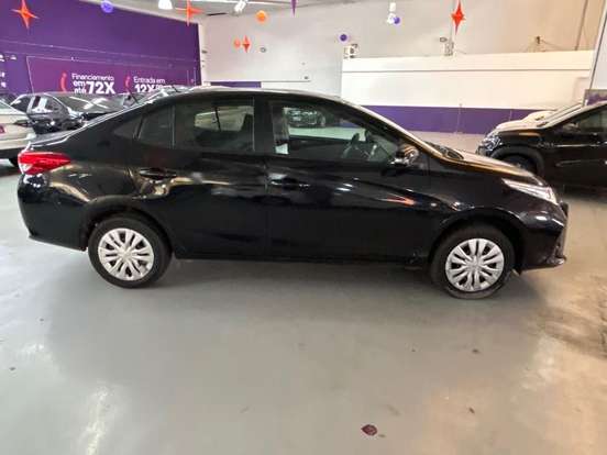 TOYOTA-YARIS-2024