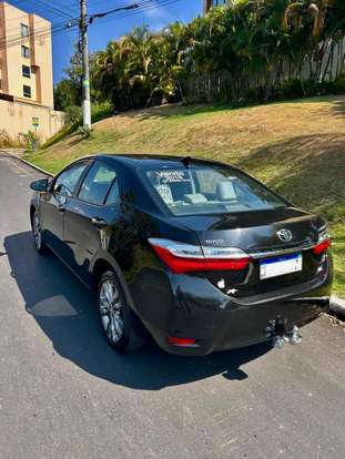 TOYOTA-COROLLA-2018