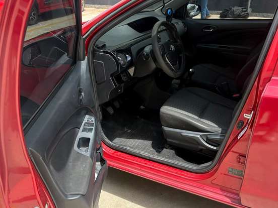 TOYOTA-ETIOS-1.3 X 16V FLEX 4P MANUAL TOYOTA-ETIOS-2015