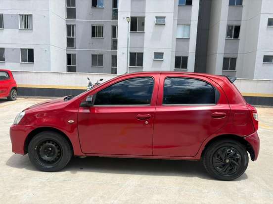 TOYOTA-ETIOS-2015