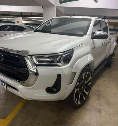 TOYOTA-HILUX-2024
