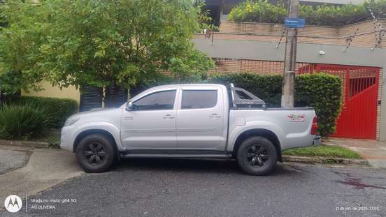 TOYOTA-HILUX-2012