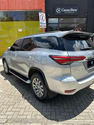 TOYOTA-HILUX SW4-2.8 D-4D TURBO DIESEL SRX 7L 4X4 AUTOMÁTICO TOYOTA-HILUX SW4-2021