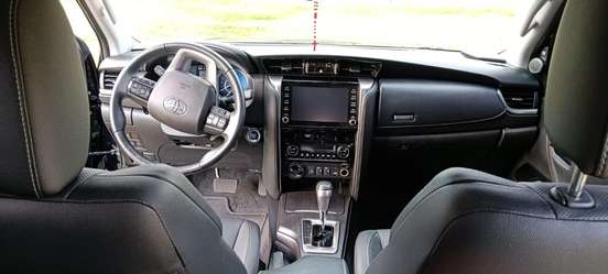 TOYOTA-HILUX SW4-2022