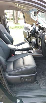 TOYOTA-HILUX SW4-2022