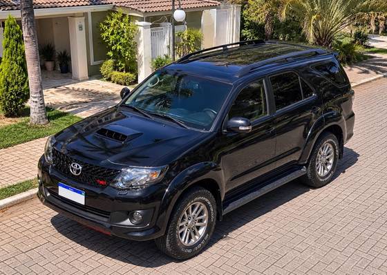 TOYOTA HILUX SW4 3.0 SRV 4X4 16V TURBO INTERCOOLER DIESEL 4P AUTOMÁTICO