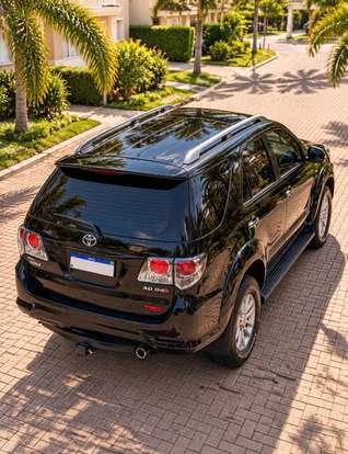 TOYOTA-HILUX SW4-2013