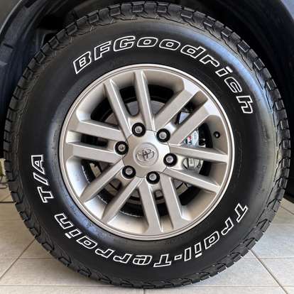 TOYOTA-HILUX SW4-2013