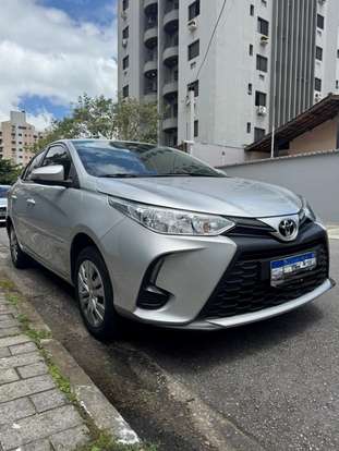 TOYOTA-YARIS-2022