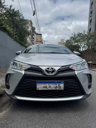 TOYOTA-YARIS-2022
