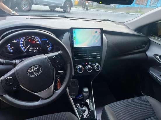 TOYOTA-YARIS-2018
