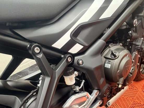 TRIUMPH-TRIDENT 660 TRIUMPH-TRIDENT 660-2025